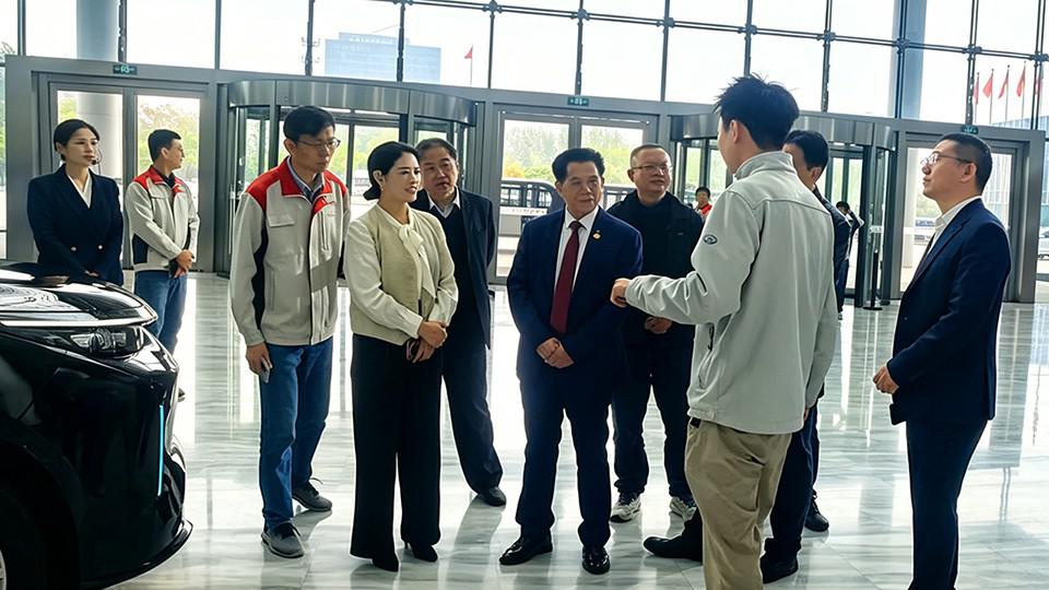 示范城市调研 | 世界物联网大会主席何绪明率团考察中国·保定